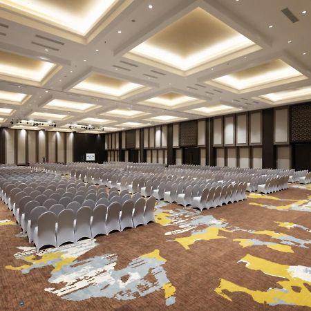 Aston Gresik Hotel & Conference Center Esterno foto