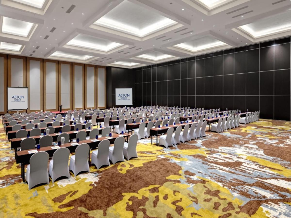 Aston Gresik Hotel & Conference Center Esterno foto