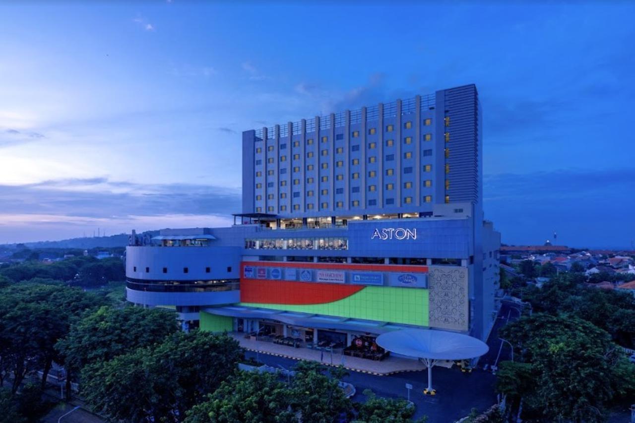 Aston Gresik Hotel & Conference Center Esterno foto
