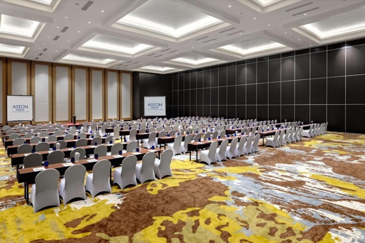 Aston Gresik Hotel & Conference Center Esterno foto