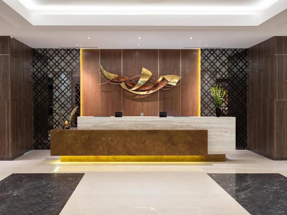 Aston Gresik Hotel & Conference Center Esterno foto