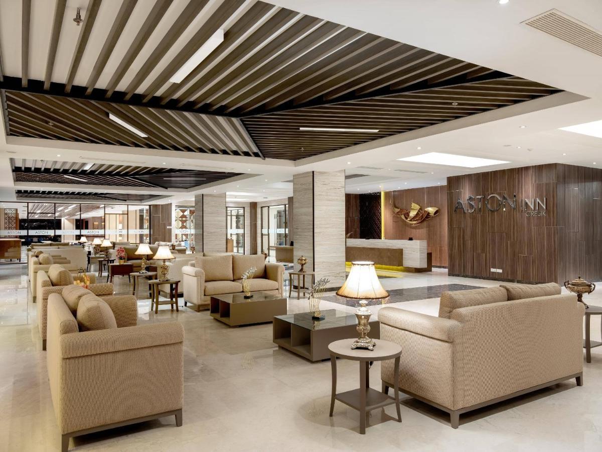 Aston Gresik Hotel & Conference Center Esterno foto